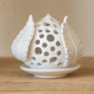 Pumo candle holder with white leaves